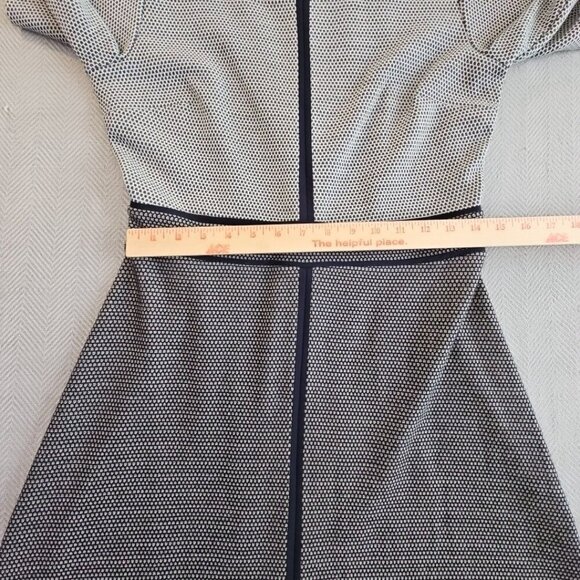 Ann Taylor Classic Knit Zip Back Dress Size 8 Short Sleeve Gray Black Old Money - Picture 9 of 16